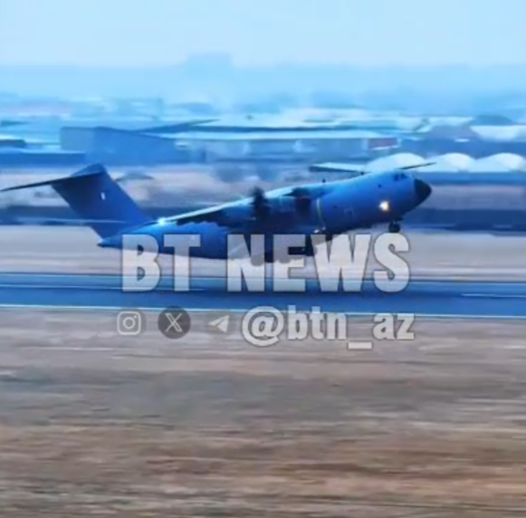 ⚡️ 🇦🇲🇫🇷 В аэропорту Звартноц был замечен военный грузовой самолёт ВВС Франции. По данным армянских СМИ, была доставлена очередная партия вооружения.