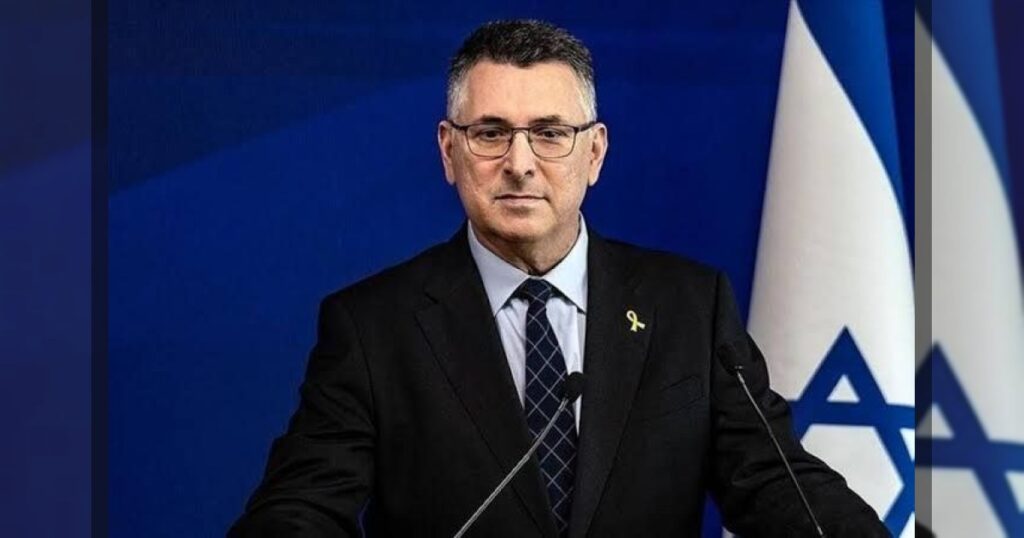 Министр иностранных дел Израиля Гидеон Саар сегодня отправился с крупной деловой и экономической делегацией с официальным визитом в Азербайджан и Казахстан.