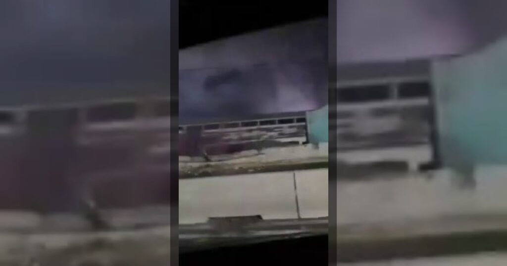 Представитель американской армии отказалась комментировать возможную причастность США к взрывам в Каракасе, пишет The New York Times