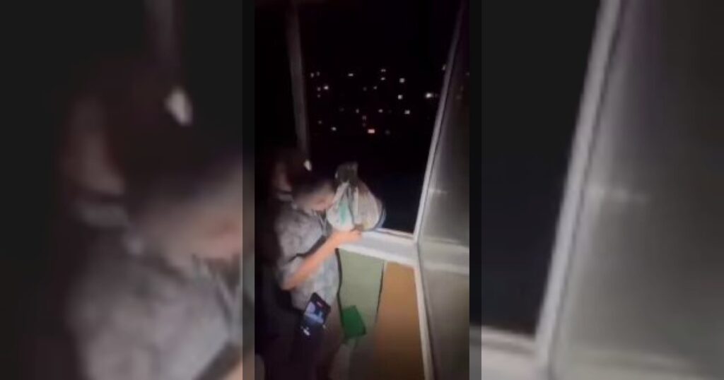 Пьяный отец спустил сына с 7-го этажа на веревке