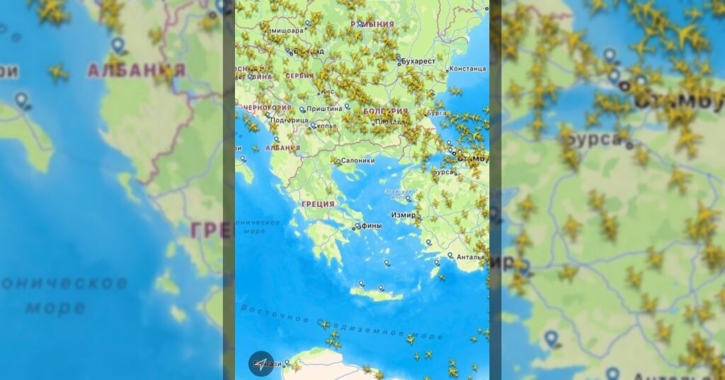 В данный момент воздушное пространство Греции практически опустело.
