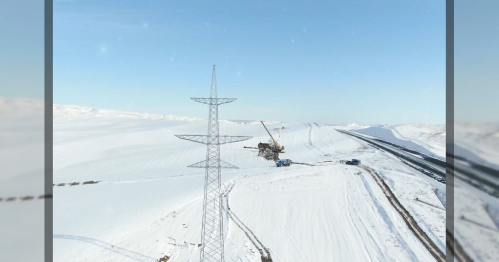 Началось строительство Зангезурской линии электропередачи в рамках проекта по подключению Нахчыванской Автономной Республики к основной электроэнергетической системе страны, а также формирования международного энергетического коридора Азербайджан–Турция–Европа.