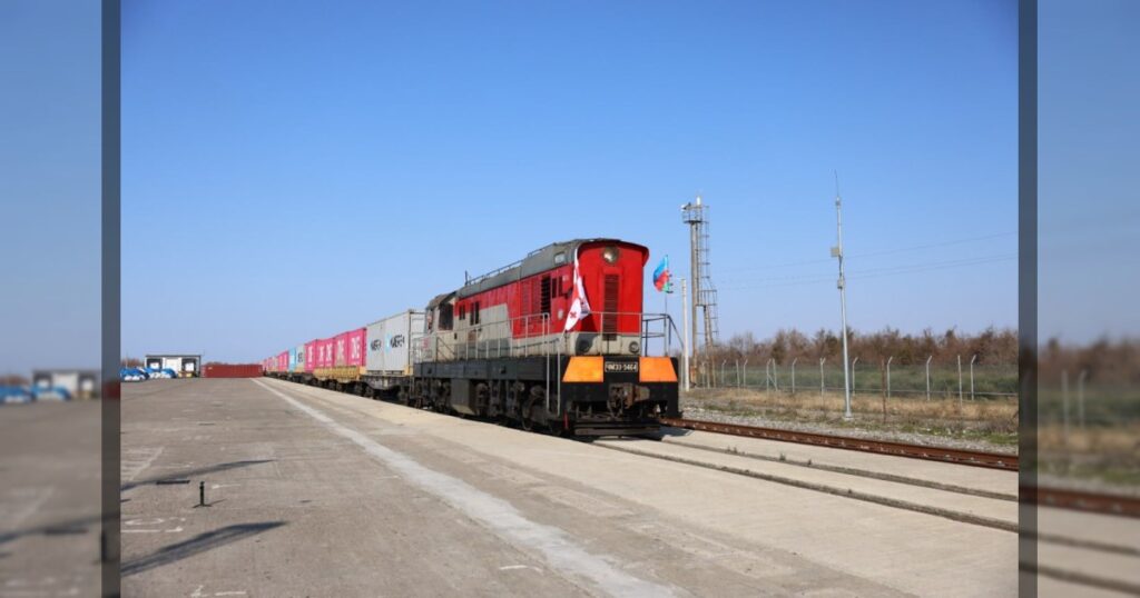 Запущен экспресс-блок-поезд Поти–Баку