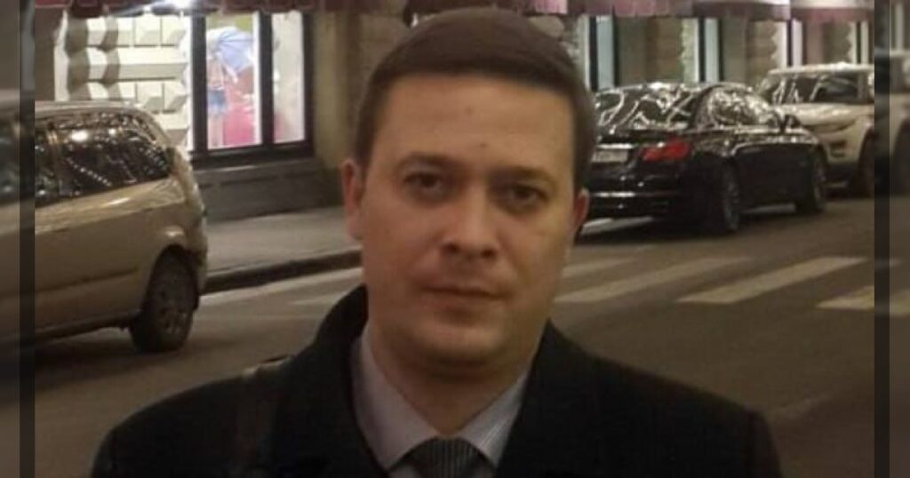 В Москве в здании Роскомнадзора был убит высокопоставленный сотрудник ведомства, отвечавший за блокировки и замедление интернета.