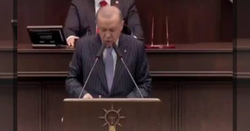 Сейчас мы находимся в самом центре беспощадной борьбы за раздел, где те, кто не сидит за столом, оказываются в меню, — Эрдоган.