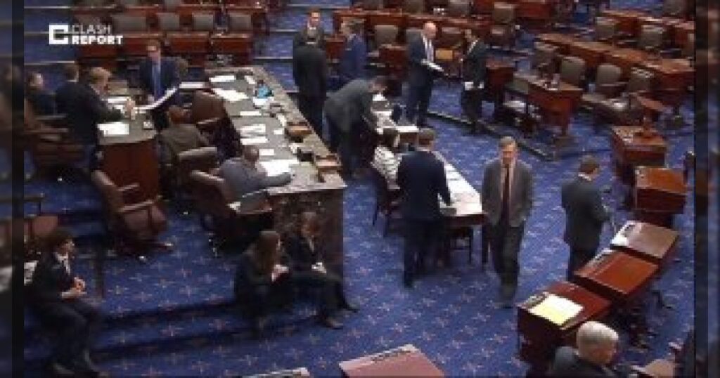 Сенат США проголосовал за то, чтобы не допустить принятия Трампом дальнейших военных мер против Венесуэлы без одобрения Конгресса, — СМИ.