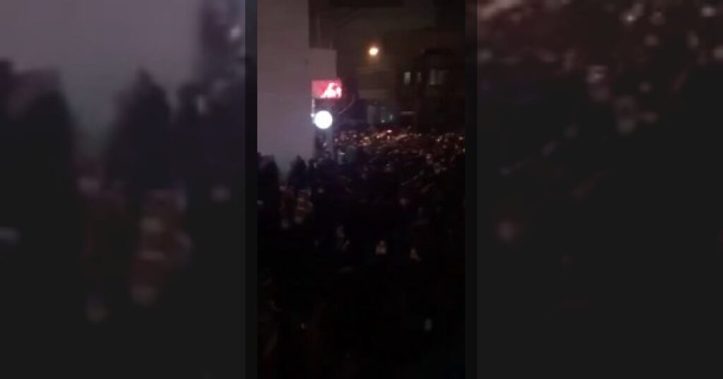 Протесты в Иране продолжаются.