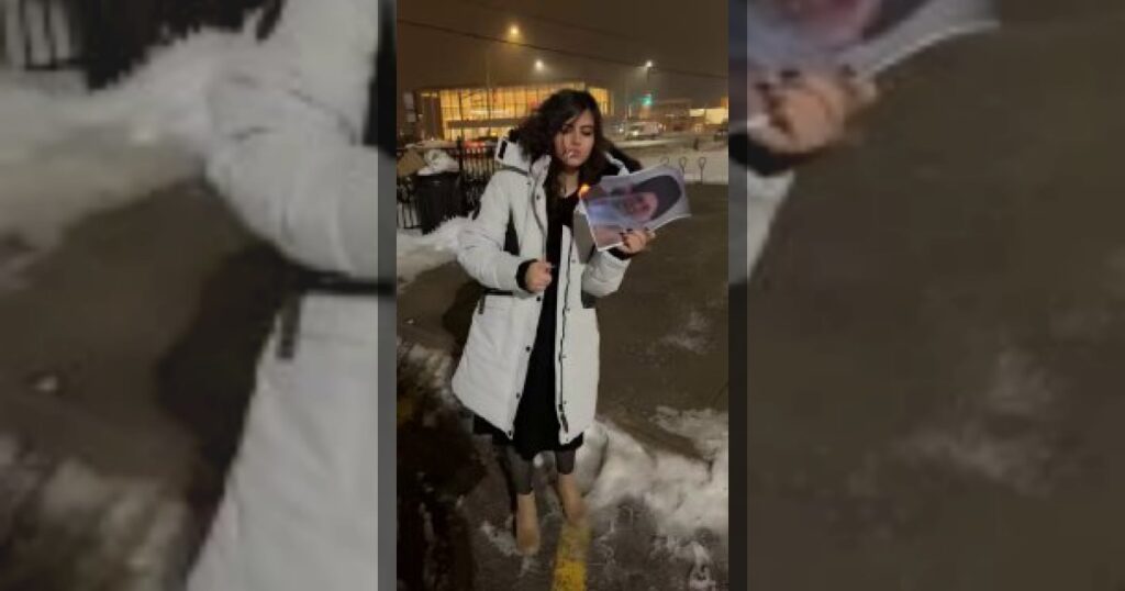 Молодые иранские женщины бросают открытый вызов исламскому режиму