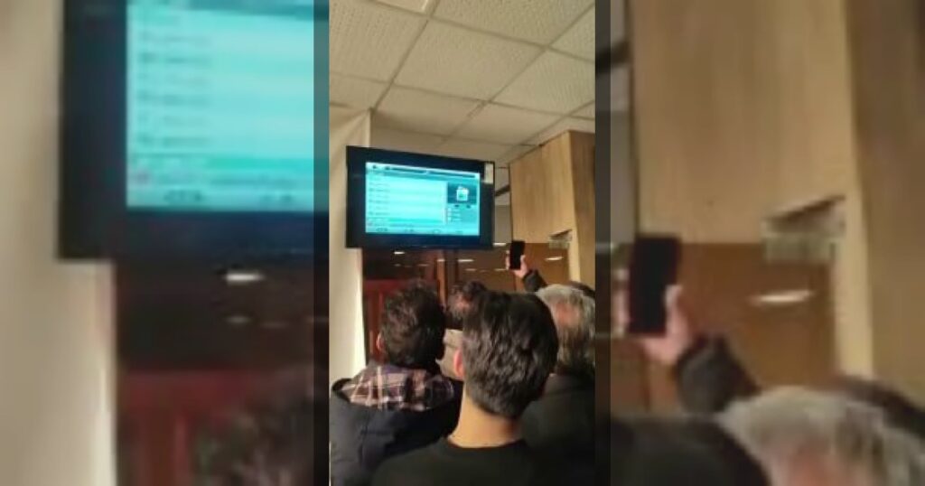 Десятки тел, скопившихся в иранском Институте судебно-медицинской экспертизы Кахризака, предположительно являются протестующими, убитыми в результате недавних репрессивных мер безопасности.