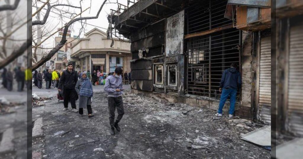 Число погибших в ходе антиправительственных протестов в Иране может достигать от 12 до 20 тысяч человек.