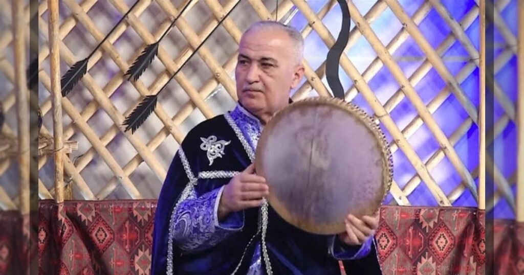 Показал фото с Пезешкианом: азербайджанского ханенде Газанфара Аббасова задержали в аэропорту Ирана