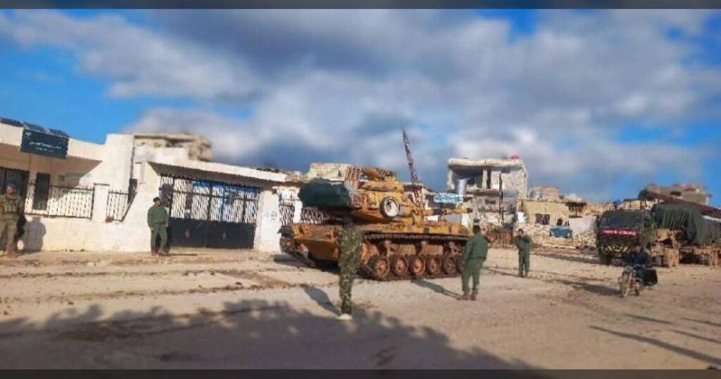 Турецкий военный конвой отправился из Джабаль-аль-Завии в сторону линии фронта с ополчением СДС.