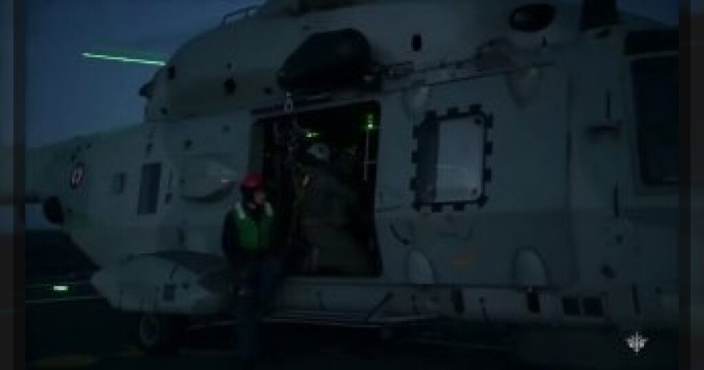 Кадры захвата французским спецназом танкера, шедшего из России