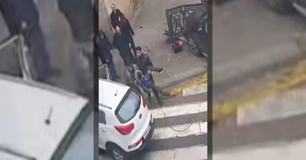 Помогавшими ребёнку оказались сотрудники полиции