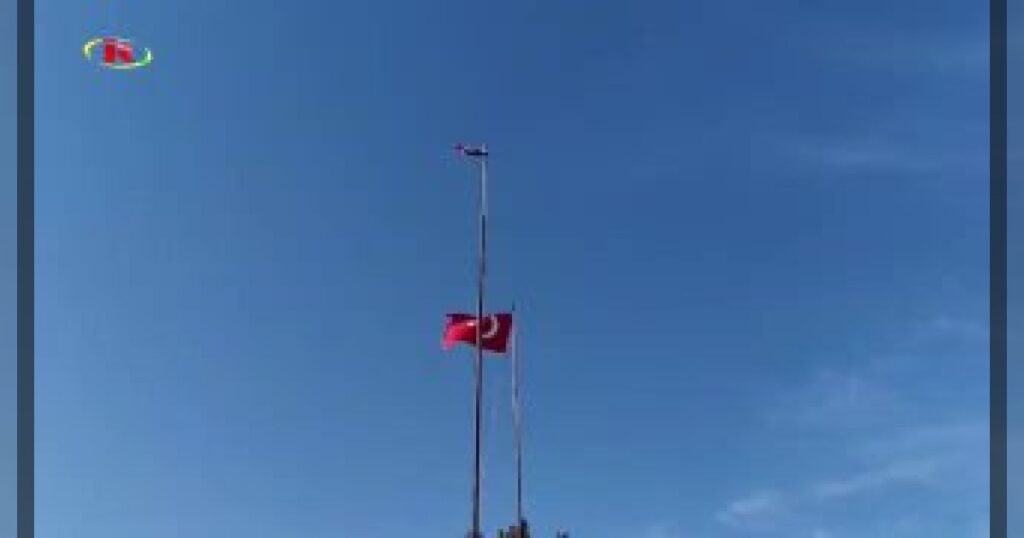 Сторонники террористической групироки YPG совершили атаку на турецкий флаг на сирийской стороне границы Нусайбин–Камышлы.