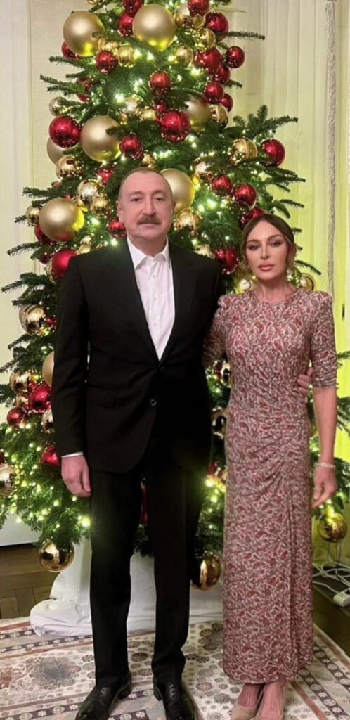 Первый вице-президент Азербайджана Мехрибан Алиева опубликовала на своей официальной странице в Instagram новогоднее поздравление