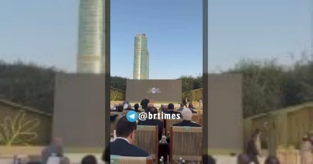 Еще кадры из церемонии вручения Премии Заида за человеческое братство.