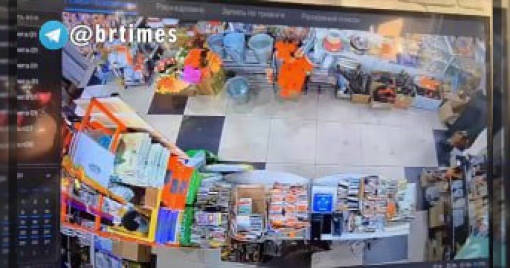 В Кемеровской области мужчина с ножом напал на пенсионерку в магазине