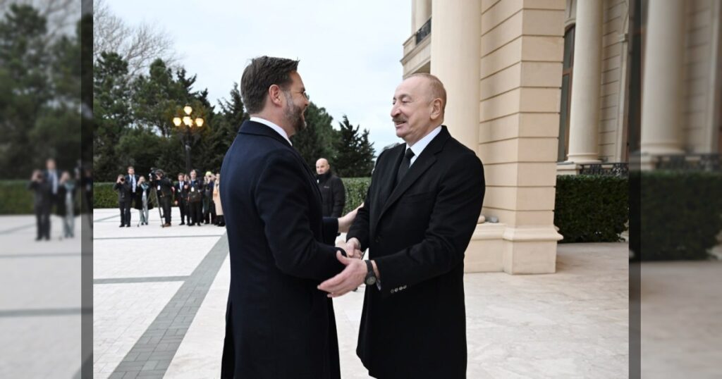 Кадры церемонии официальной встречи вице-президента Соединенных Штатов Америки Джеймса Дэвида Вэнса.