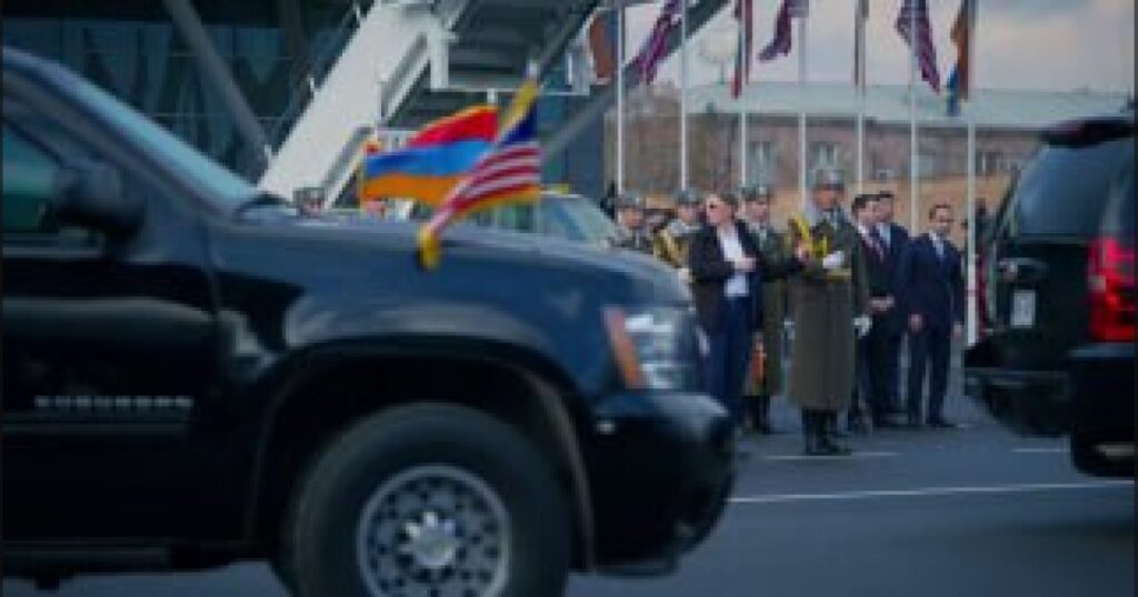 Пресс-служба вице-президента США Джей Ди Вэнса представила в соцсети Х видео по итогам его визитов в Армению и Азербайджан.