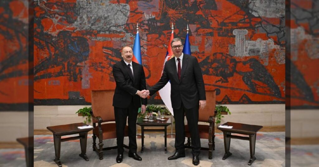 Началась двусторонняя встреча президентов Азербайджана и Сербии.