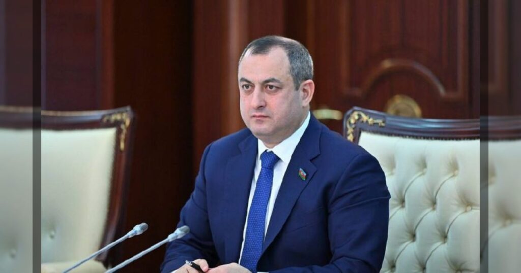 Азизов объявил выговор главе Сураханского района