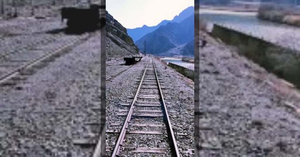 В Нахчыване продолжается реконструкция железных дорог.