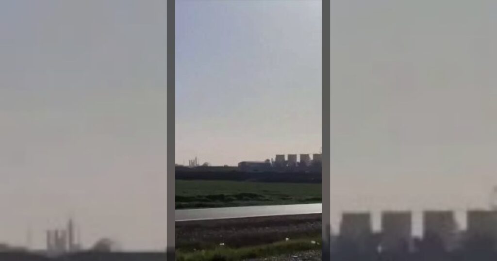 Крылатые ракеты типа «Томагавк», запущенные с эсминцев класса «Арли Берк» ВМС США, летят в сторону Ирана, чтобы бомбить военные объекты