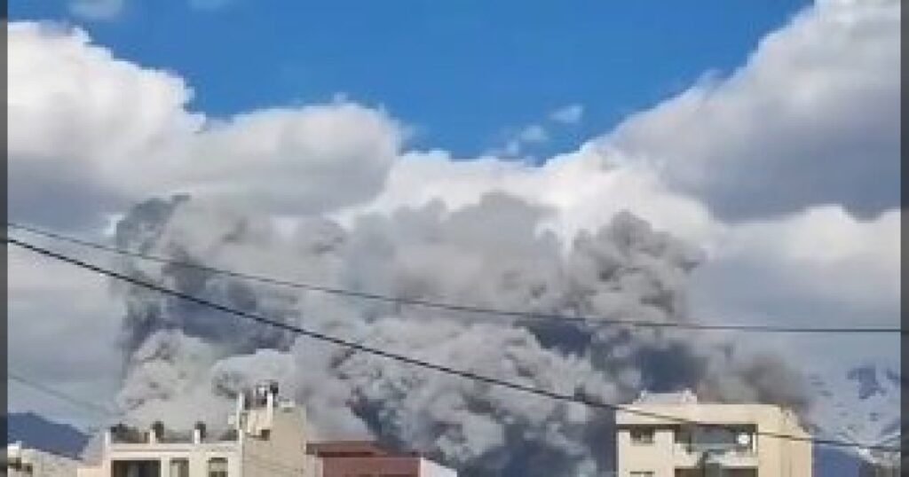 Горит Объединённый штаб ВС Ирана в Тегеране