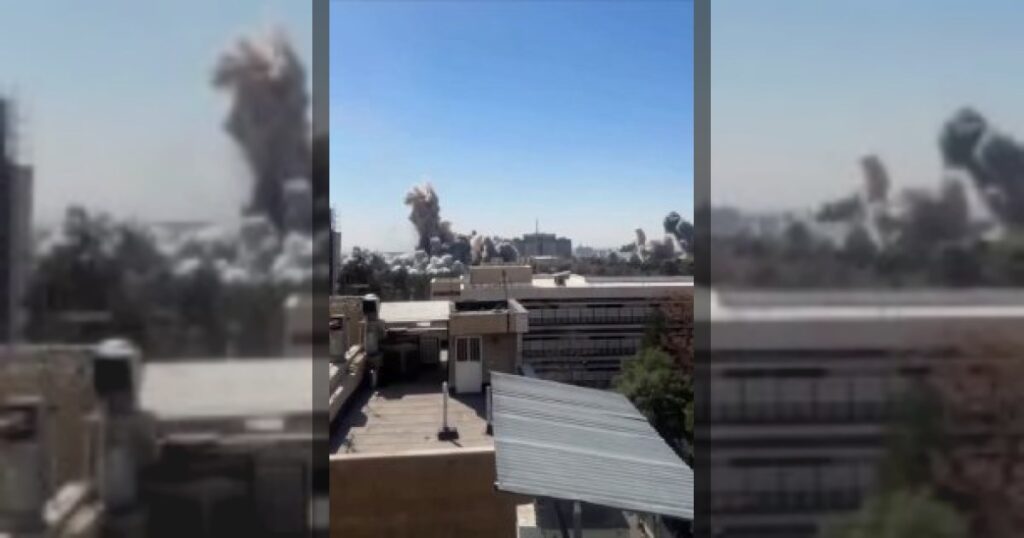 Граждане Ирана радуются бомбардировкам со стороны США и Израиля.