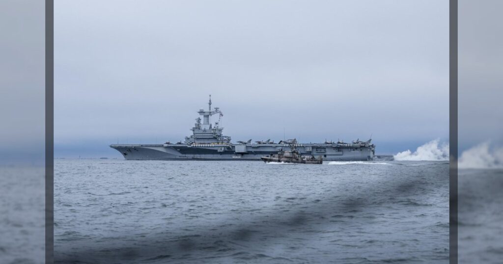 Французский авианосец «Шарль де Голль» и корабли сопровождения прерывают развертывание в Балтийском море и направляются в Средиземное.