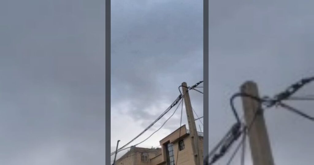 Американский ударный БпЛА MQ-9 Reaper выпускает ракету с лазерным наведением AGM-114 Hellfire прямо по иранской пусковой установке для баллистических ракет/зенитно-ракетного комплекса сразу после того, как та выявила себя пусками.