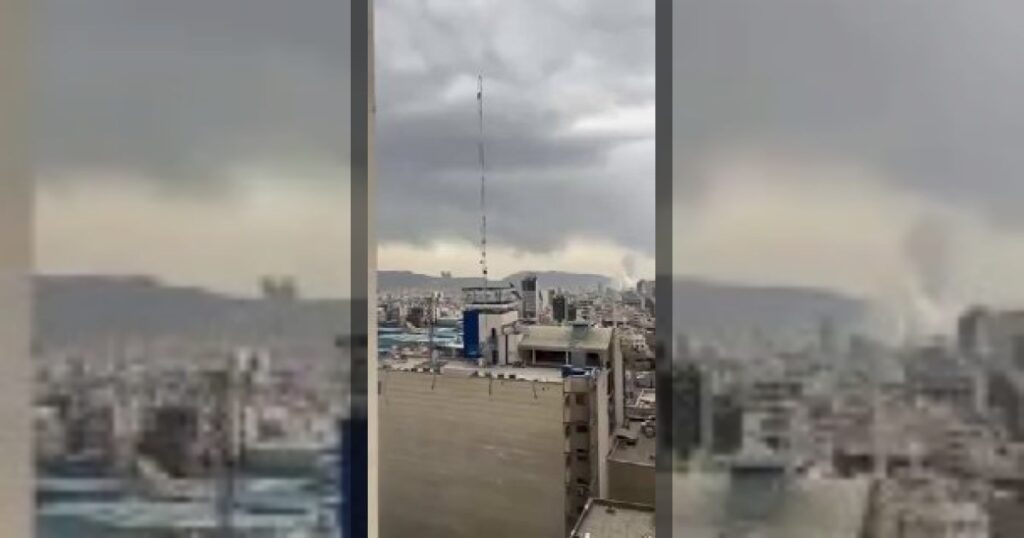 Масштабная волна авиаударов в разных районах Тегерана.