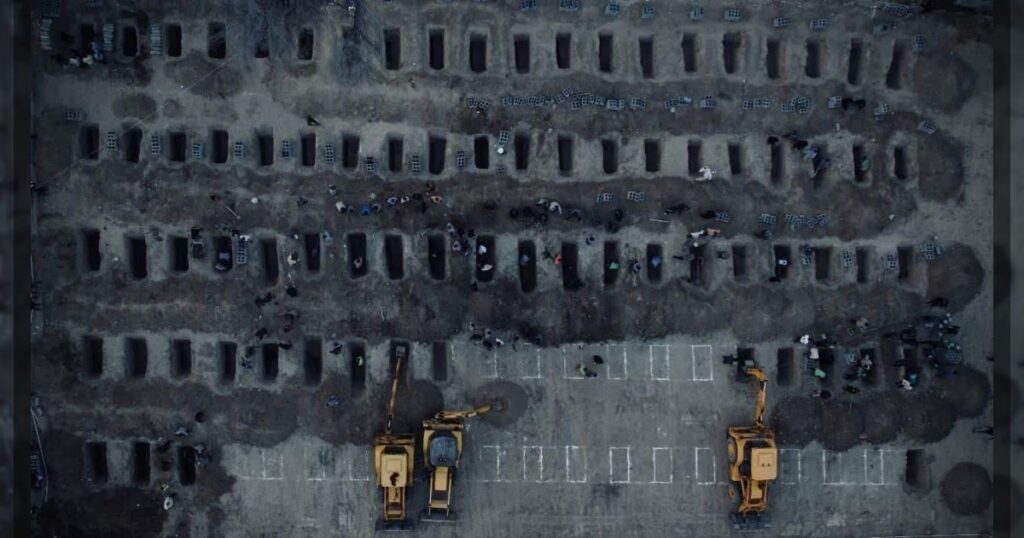 В Иране подготовлены могилы для 165 погибших в результате удара по школе в городе Минаб.