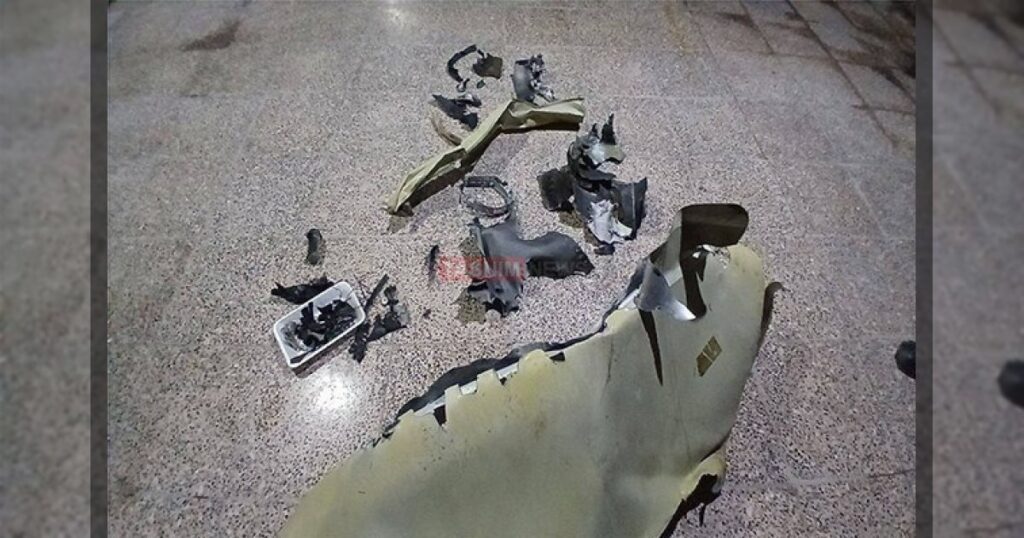 В ходе операции национальной системы противовоздушной обороны Ирана израильский дрон был успешно перехвачен и уничтожен в городе Мервдешт, сообщает Tasnim.