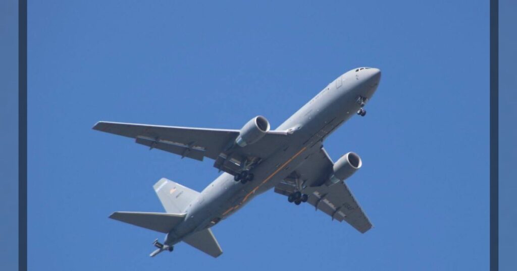 Несколько самолётов-заправщиков ВВС США были замечены вылетающими из аэропорта Бен-Гурион в Израиле.