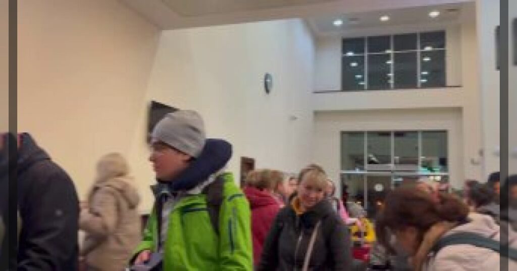 Азербайджан эвакуировал из Ирана российских дипломатов.