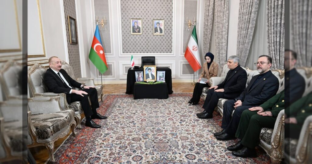 Посол Ирана в Азербайджане Моджтаба Демирчилу отметил, что визит президента Азербайджанской Республики господина Ильхама Алиева в посольство Исламской Республики Иран для выражения соболезнований в связи с мученической гибелью Верховного религиозного лидера и для выражения солидарности с государством и народом Ирана является проявлением общей культуры, корни которой уходят в глубокую историю.