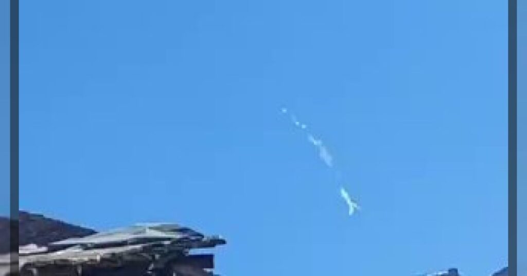 Силы ПВО Ирана сбили американо-израильский истребитель на севере Тегерана, утверждает иранское агентство ISNA