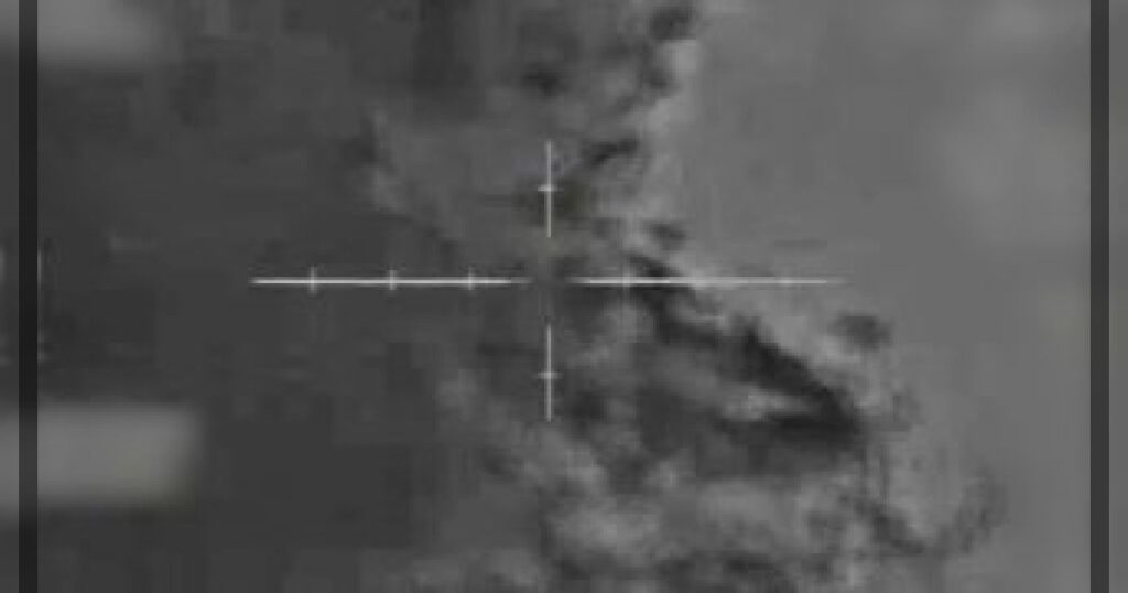 ЦАХАЛ опубликовал кадры уничтожения ударного беспилотника, выпущенного группировкой «Хезболла« с территории Ливана.