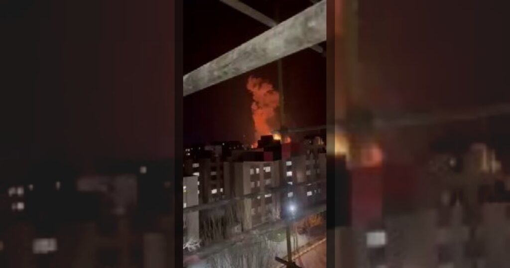 Сообщается о мощной бомбардировке объектов Корпуса стражей исламской революции (КСИР) в городе Саккез на северо-западе Ирана.