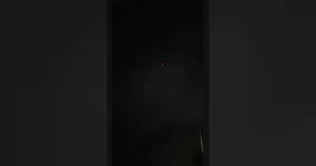 Сообщается о продолжающихся авиаударах по городу Захедан на юго-востоке Ирана. Активировалась иранская система ПВО.