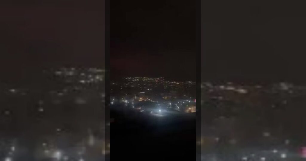 удары и взрывы на востоке Тегеран