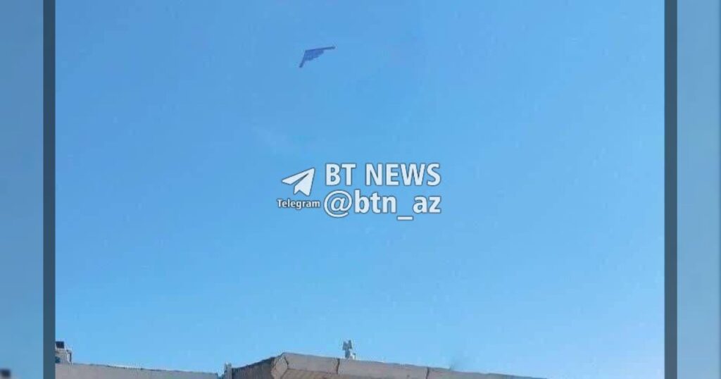 Фото бомбардировщика B-2 в небе над Тегераном