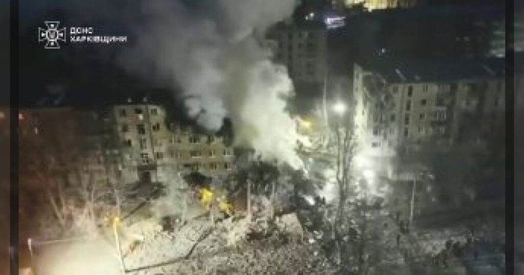 В Харькове в результате российского ракетного удара разрушена пятиэтажка. Есть погибшие, — ГСЧС