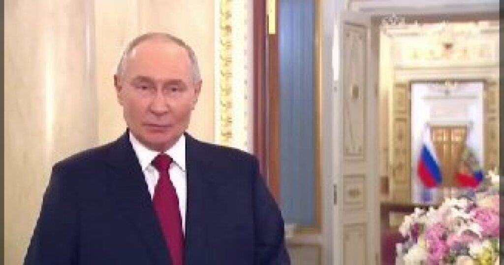 Кремль «случайно» выложил неудавшийся дубль видеопоздравления женщин по случаю 8 марта от Путина