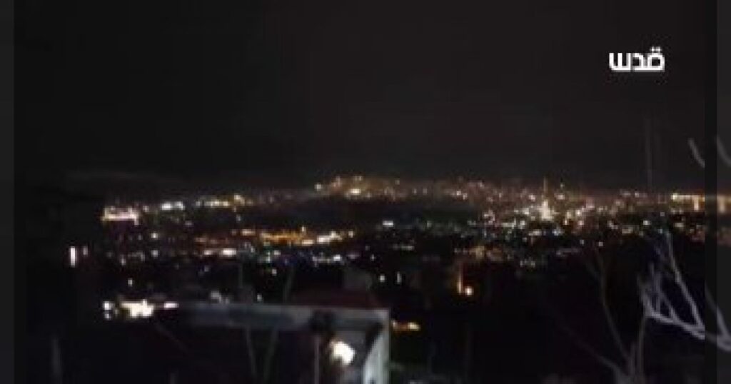 Израильская армия нанесла удары по району Дахия в Бейруте, столице Ливана.