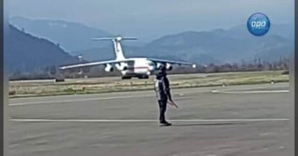 Самолёт МЧС России с гуманитарной помощью для Ирана прибыл в Азербайджан