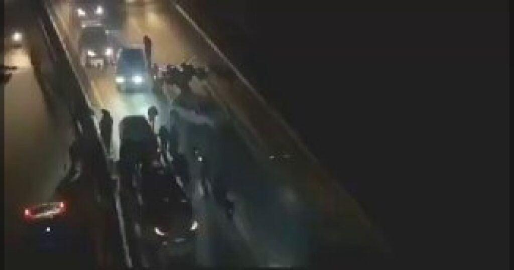 Удар по силам «Басидж»: израильская авиация атаковала цели на оживленной трассе