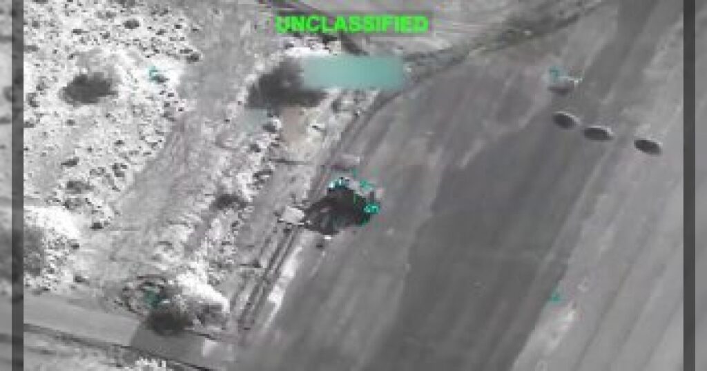 Центральное командование США опубликовало кадры ударов по иранским военным объектам.